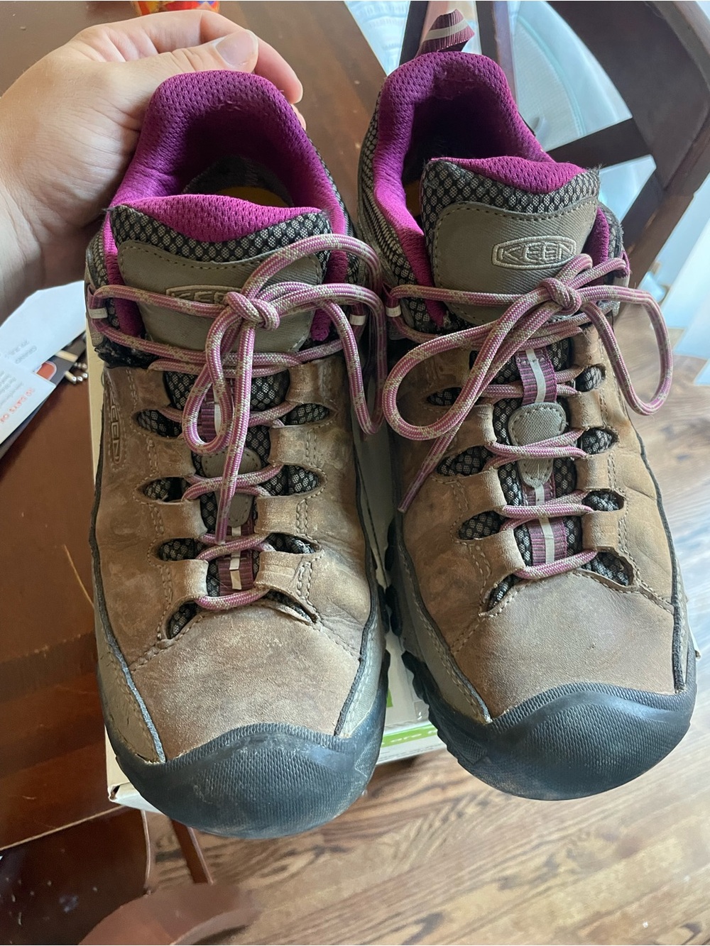 Keen Women’s Targhee III Hiking Sneaker — Taupe with Pink